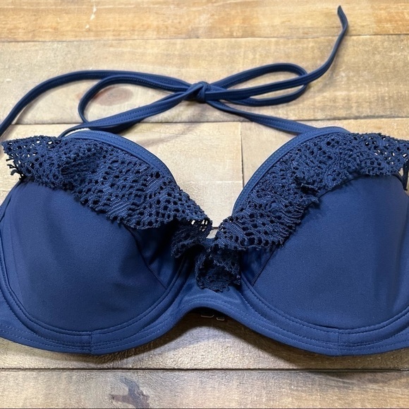 𝅺Hollister Underwire Halter Bikini Top with Netted Ruffle Navy Blue Sz M - Picture 3 of 7